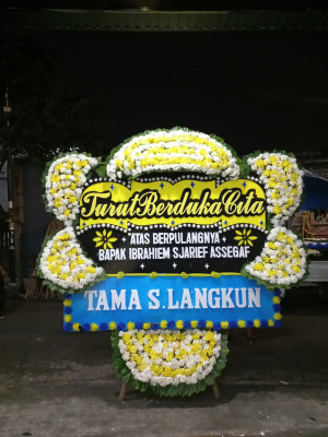 Papan Bunga Duka di Gunung Puyuh